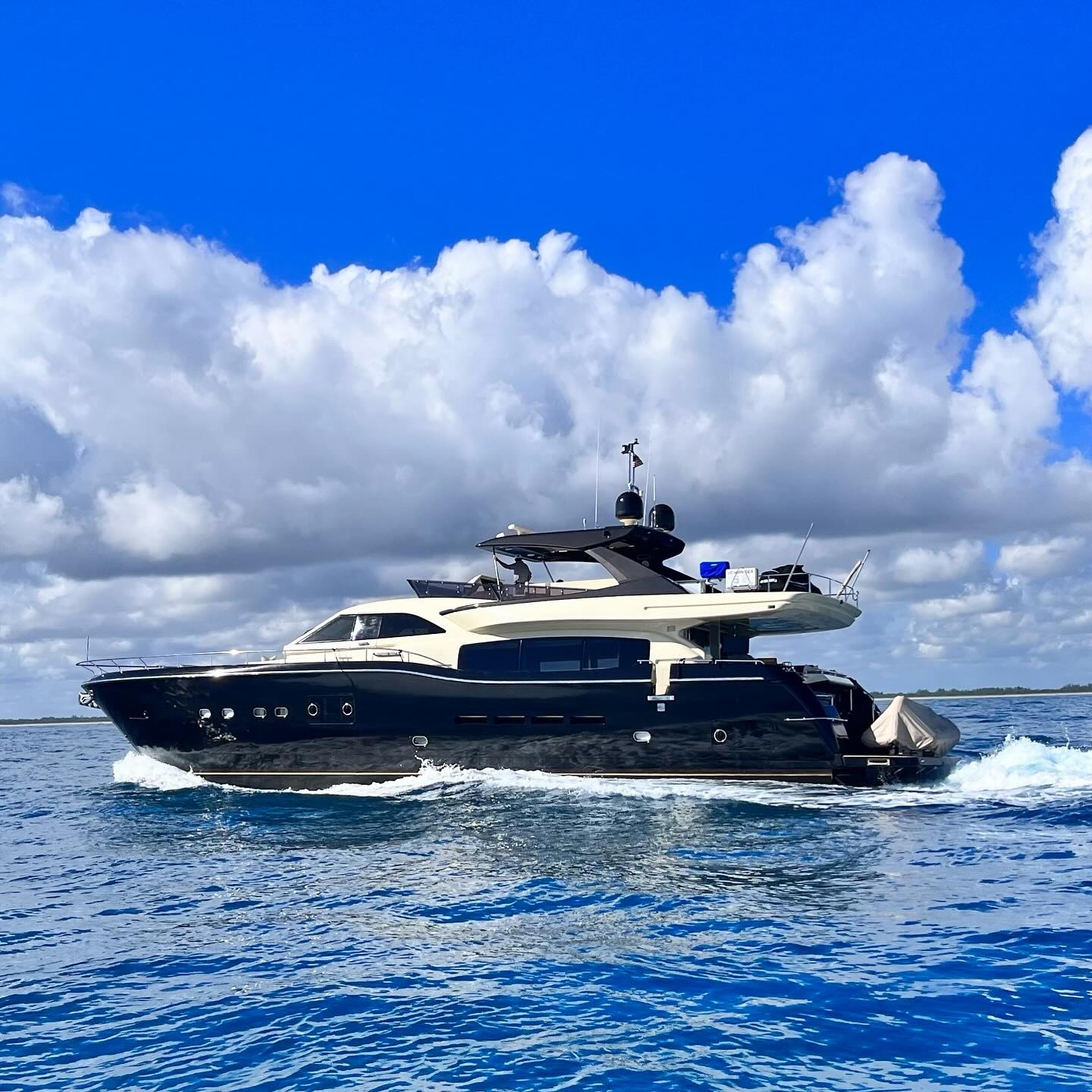 Custom boat wrap installation in Florida