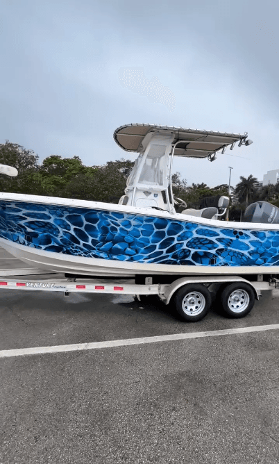 Custom Graphics Installation for a 21' Tidewater